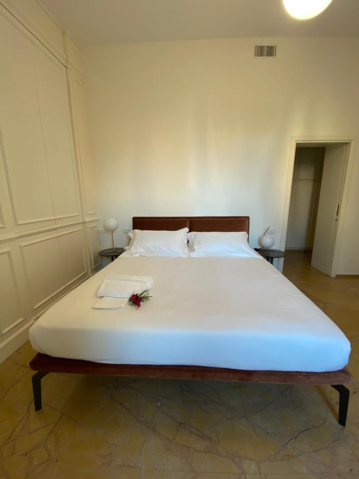 Luxury House With Parking Apartment Napoli Bagian luar foto